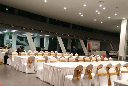 未标题-1_0002_宴会桌椅现场图2.jpg